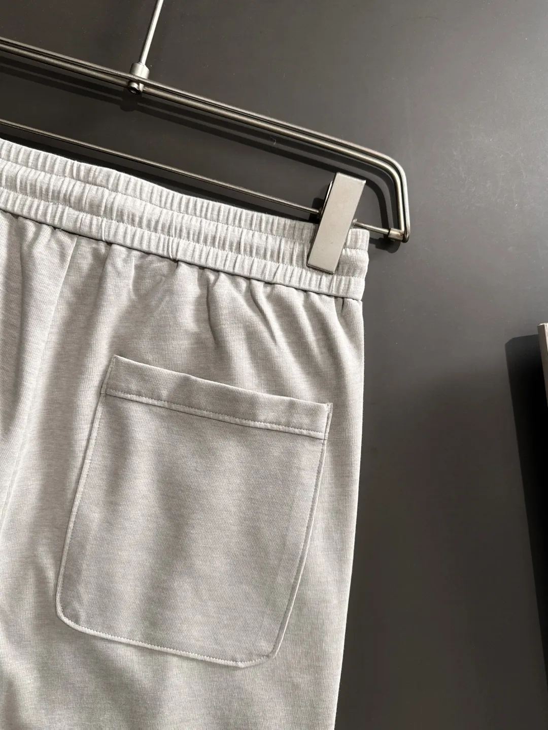 The next day shipped P195 Balenciaga 2026 summer New Arrival elastic casual pants, counter custom fabric Breathable high comfort, impeccable details, brand elements design concept, reflecting high quality. The hand feels delicate and soft! Casual cuts and awesome upper body! Sizes: S-3XL